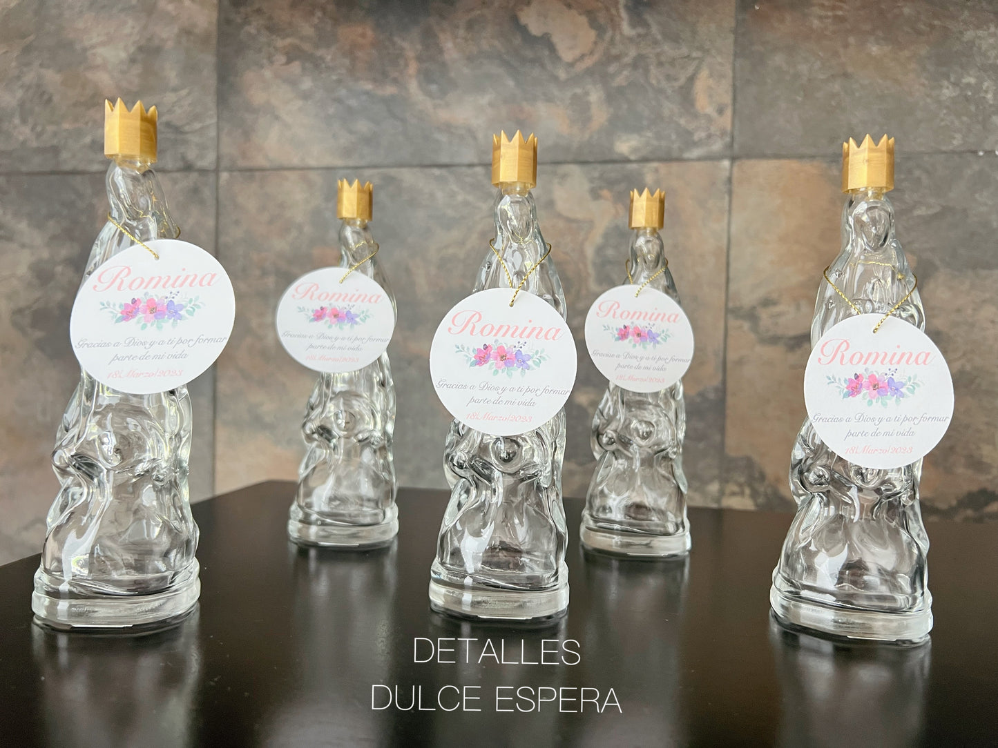 Silueta de Cristal con Agua Bendita