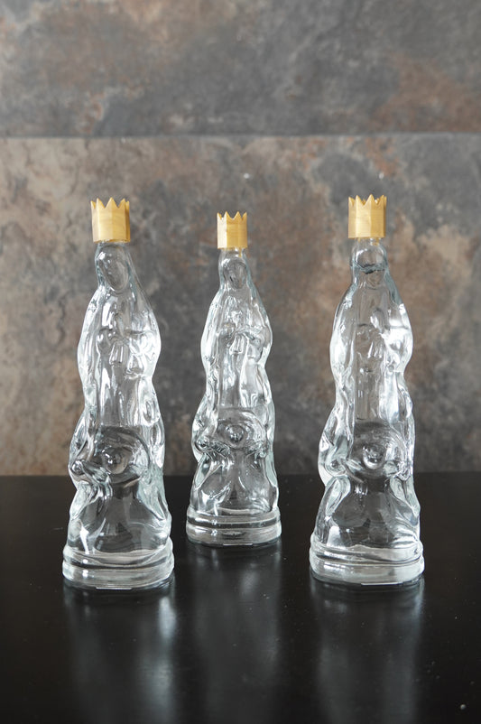Silueta de Cristal con Agua Bendita