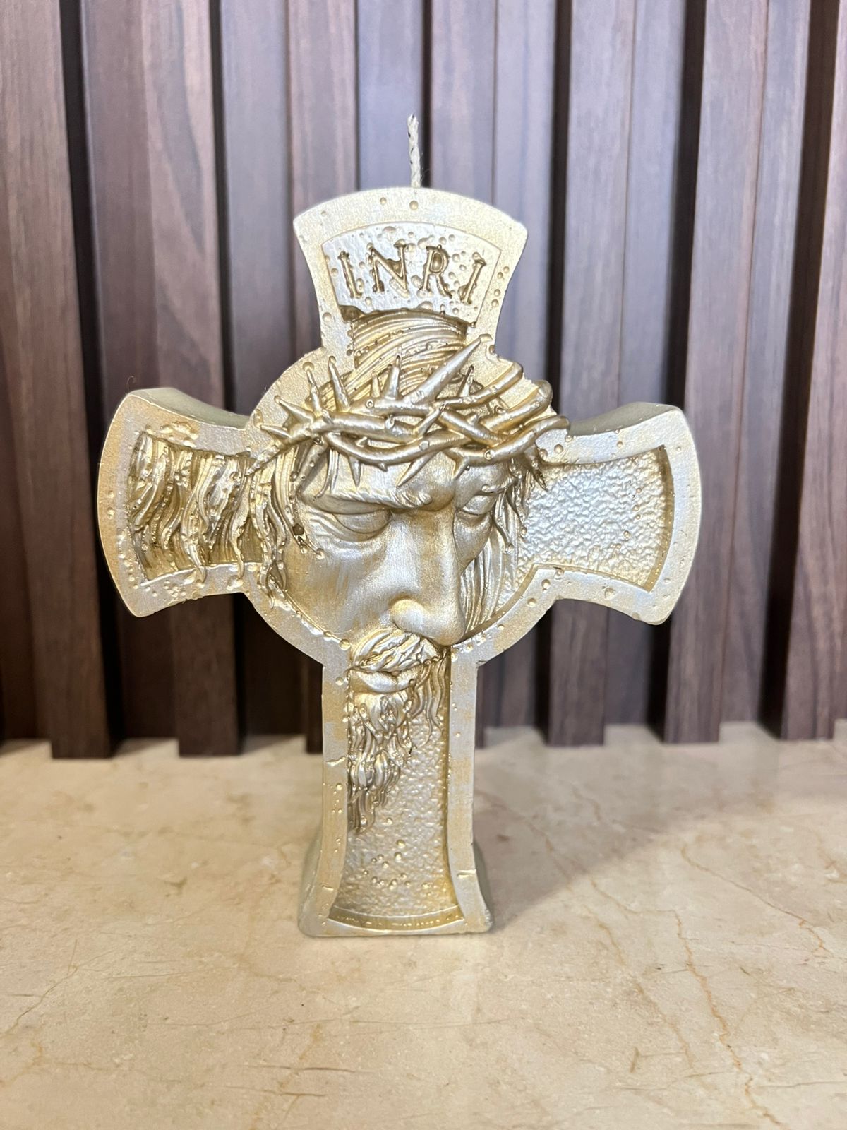 Vela Religiosa con Rostro de Cristo - INRI, Dorada