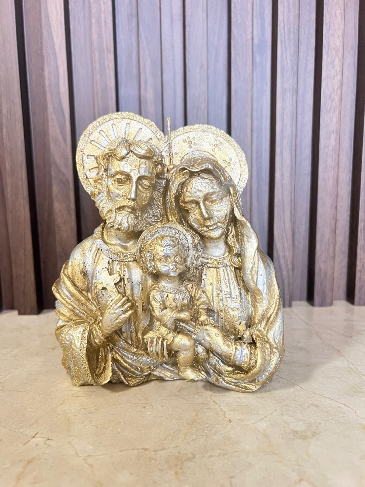 Vela Sagrada Familia en Dorado