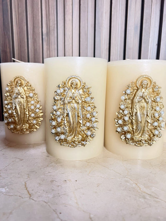 Cirio Decorativo Religioso con Aplicación Dorada